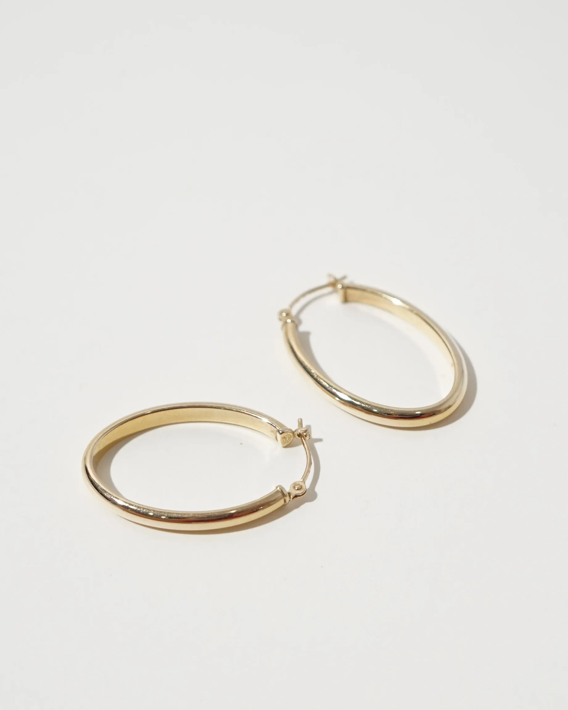 14k Gold Oval Hoop Earrings