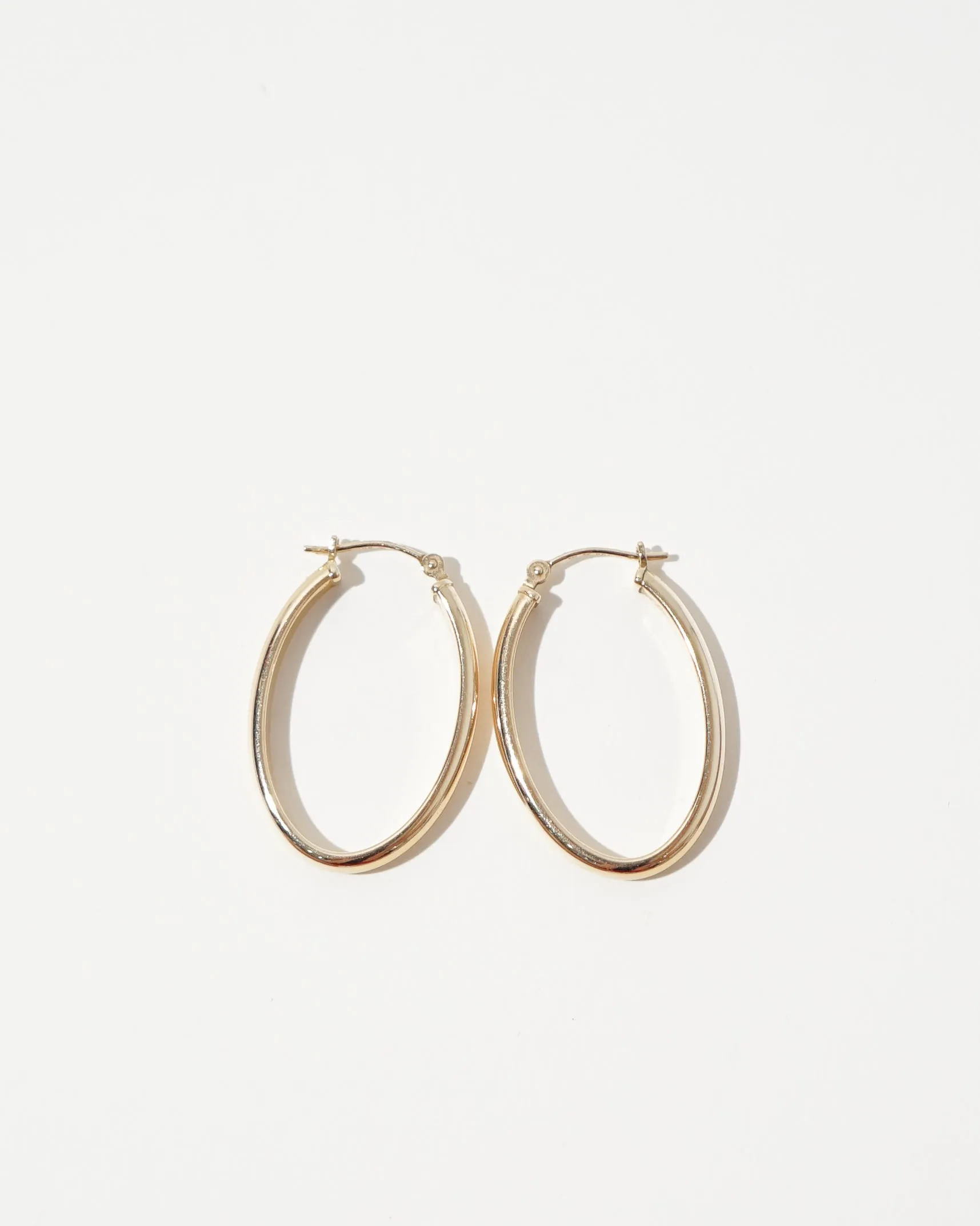 14k Gold Oval Hoop Earrings