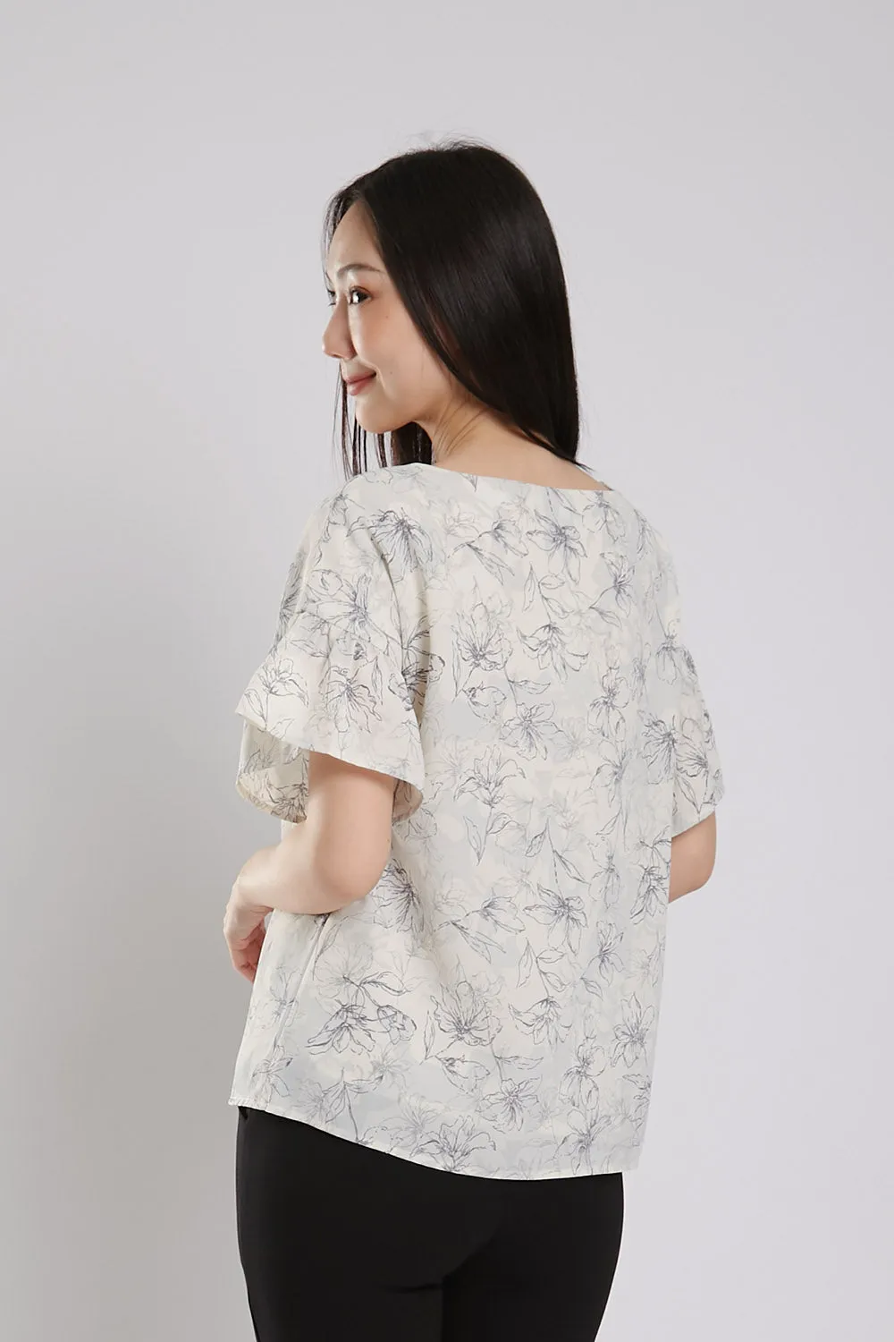 Ayumi Blouse in White Floral Prints