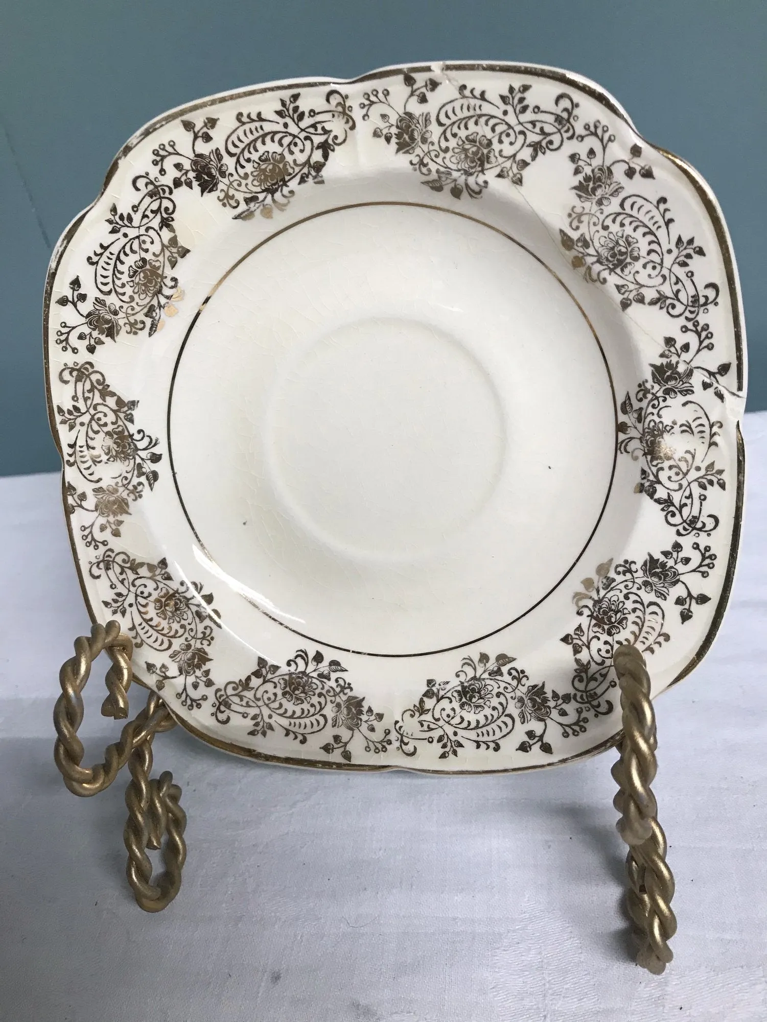 <€€ Vintage China EDWIN M. KNOWLES Ivory 22k Gold Rim Set Retired