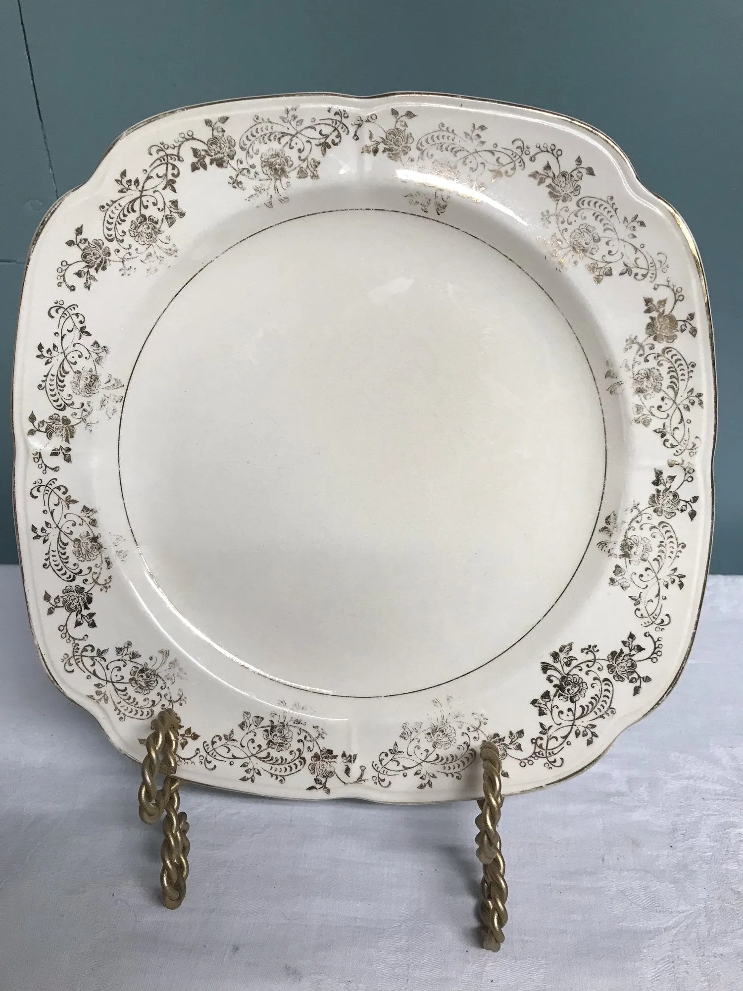 <€€ Vintage China EDWIN M. KNOWLES Ivory 22k Gold Rim Set Retired