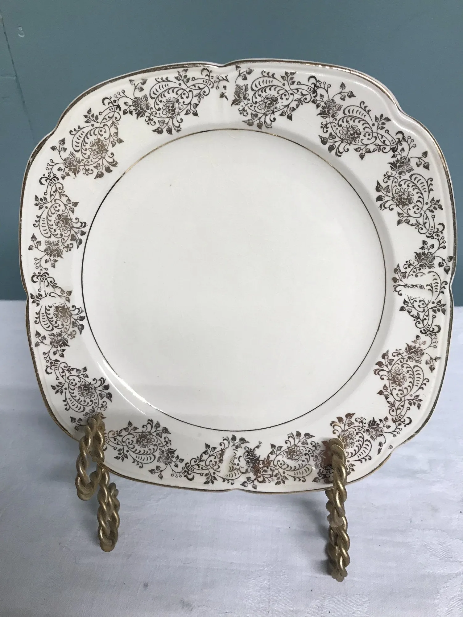 <€€ Vintage China EDWIN M. KNOWLES Ivory 22k Gold Rim Set Retired