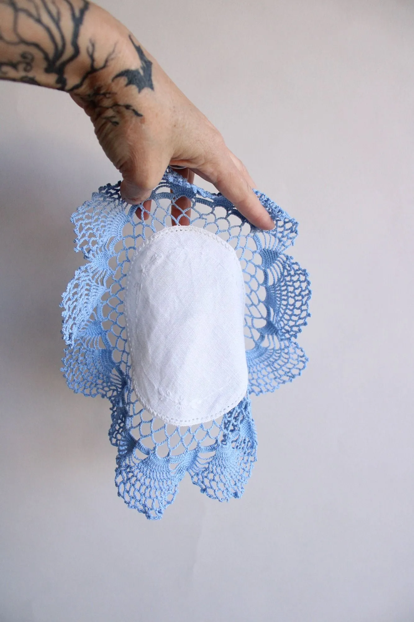 Vintage 1960s White Linen with Blue Crochet Lace Doily