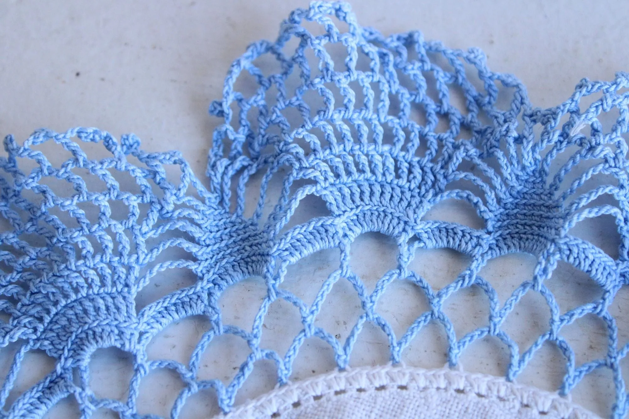 Vintage 1960s White Linen with Blue Crochet Lace Doily