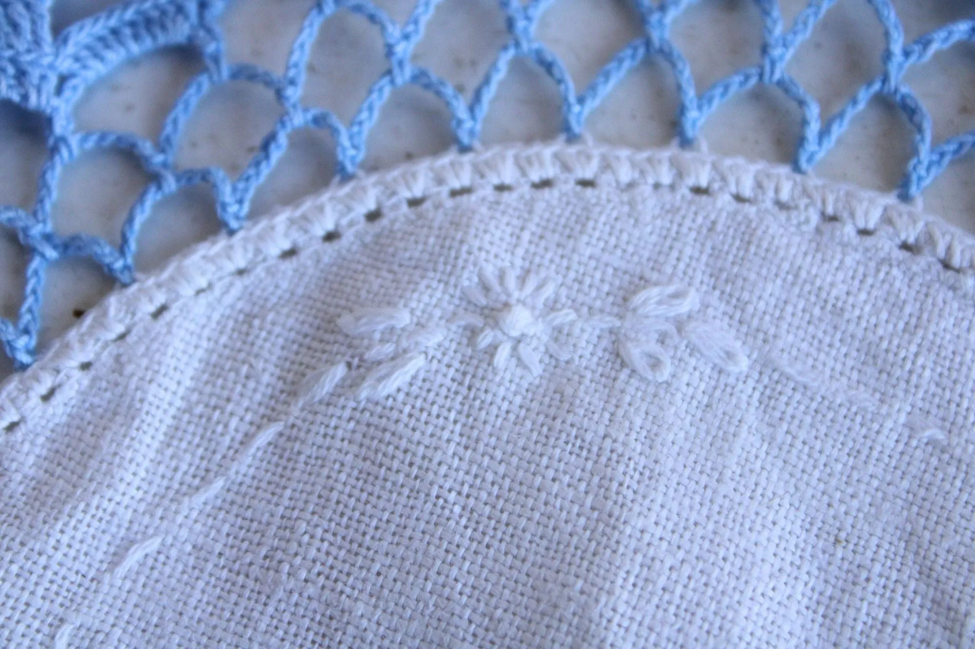 Vintage 1960s White Linen with Blue Crochet Lace Doily