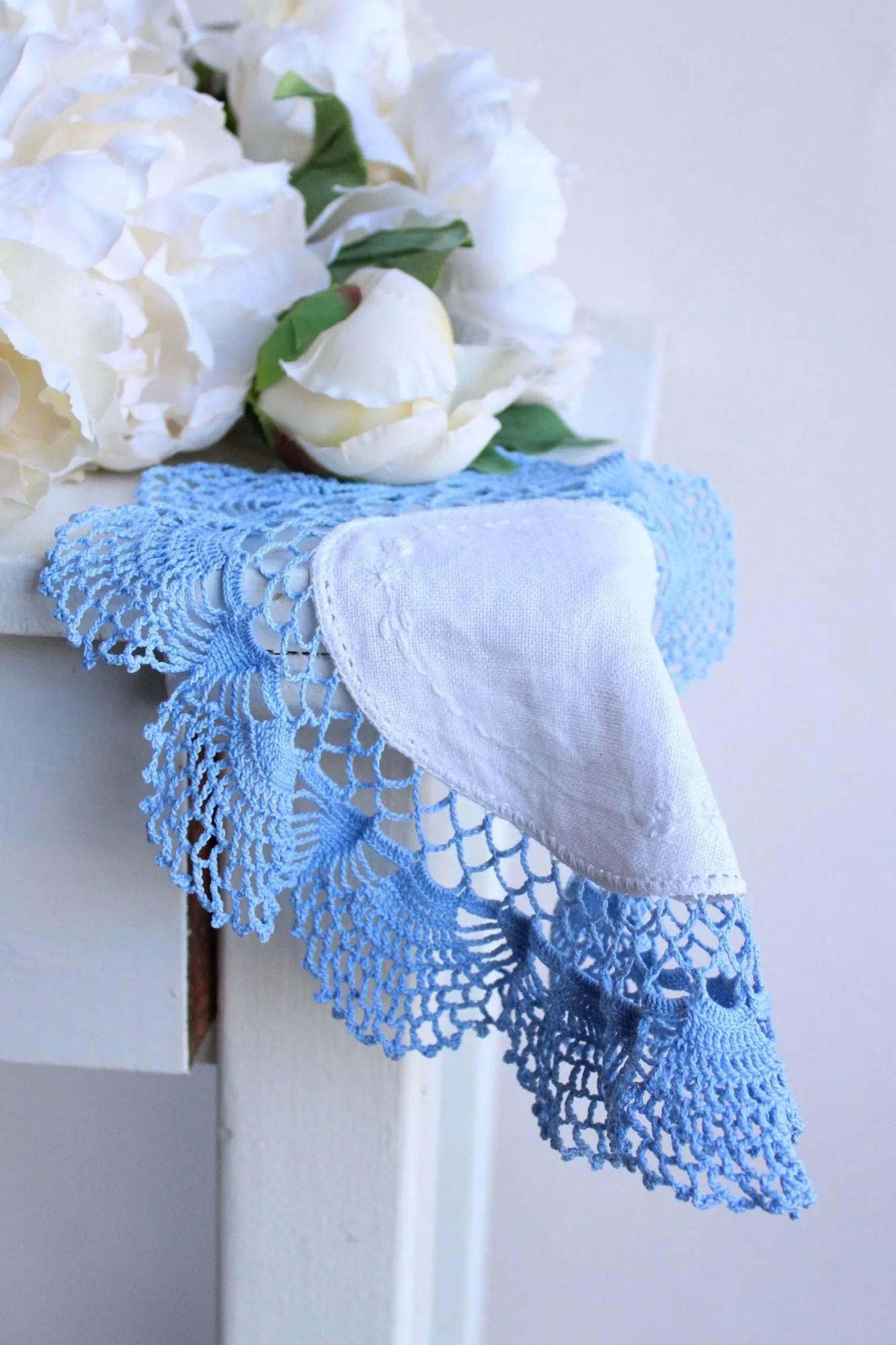 Vintage 1960s White Linen with Blue Crochet Lace Doily