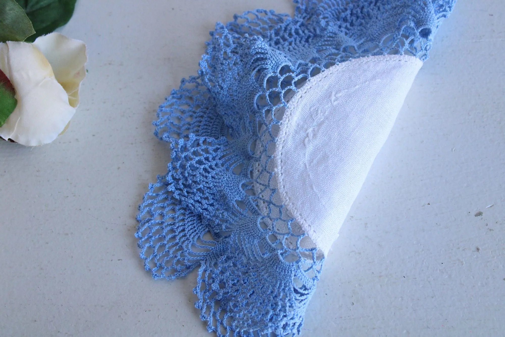 Vintage 1960s White Linen with Blue Crochet Lace Doily