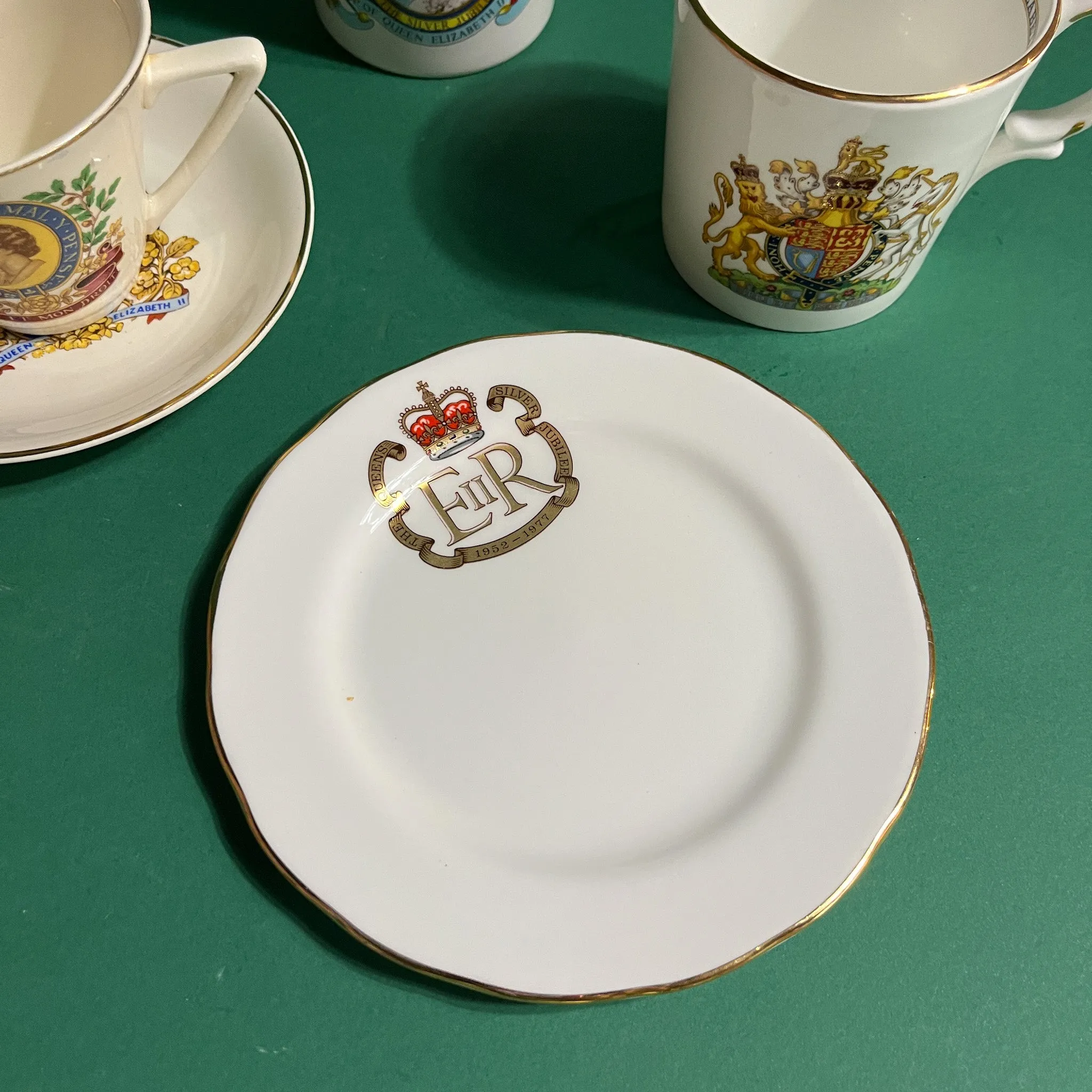 Vintage Queen Elizabeth II Commemorative Ceramic Mugs/Plates, Set of 5